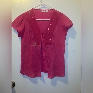 Cato Classic medium pink sequin-accented crinkle fabric V-neck shirt